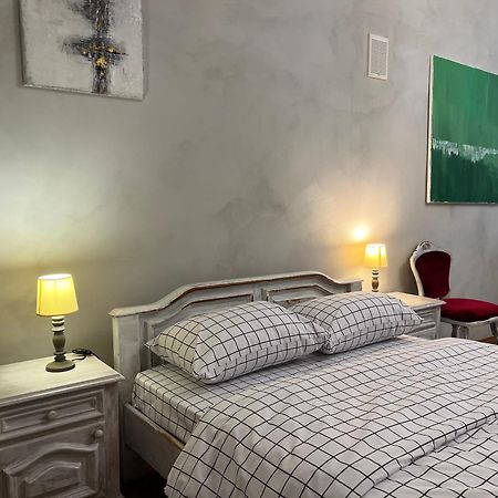 Loft-Style Apt On Virmenska Str リヴィウ エクステリア 写真