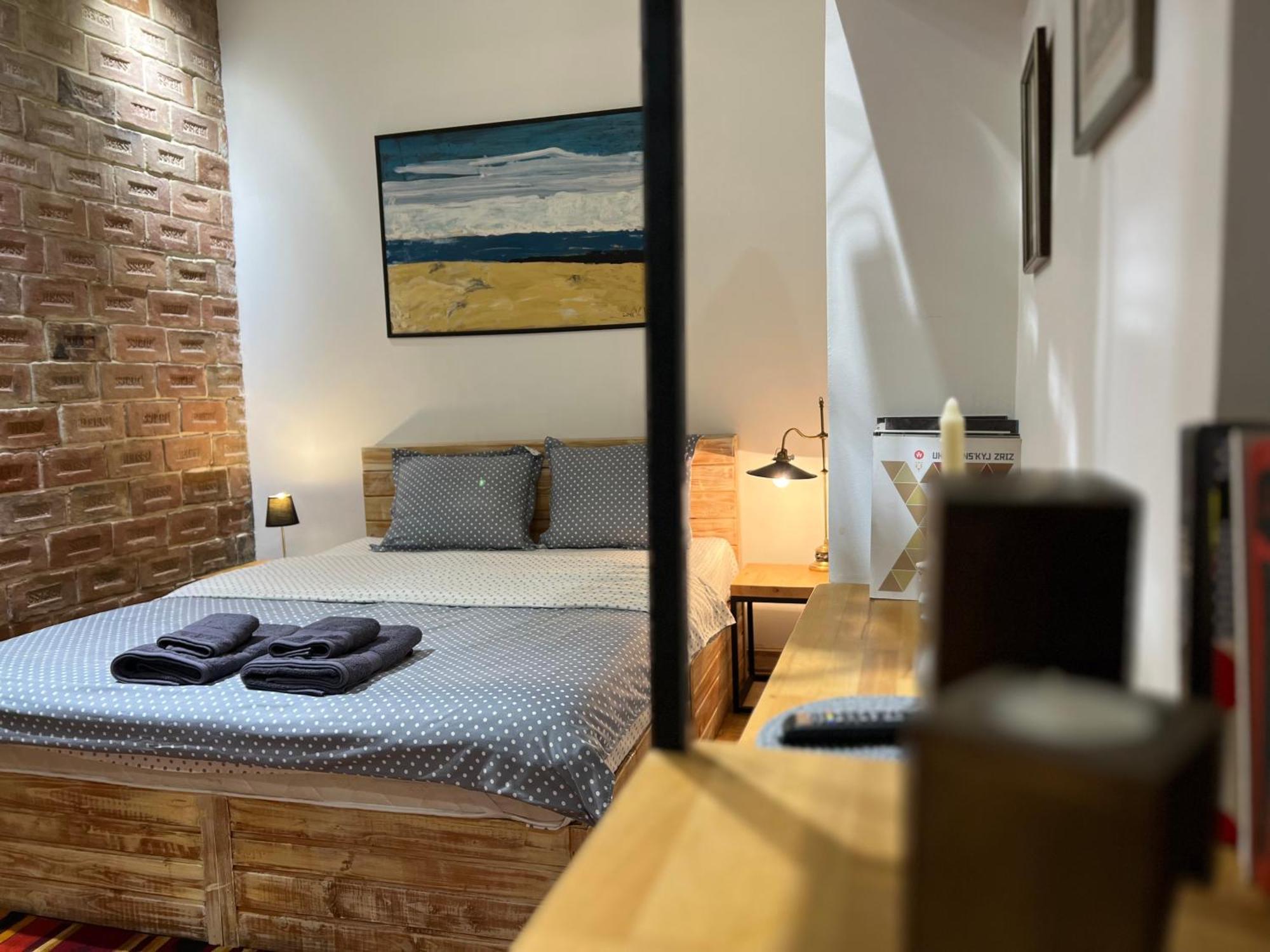Loft-Style Apt On Virmenska Str リヴィウ エクステリア 写真