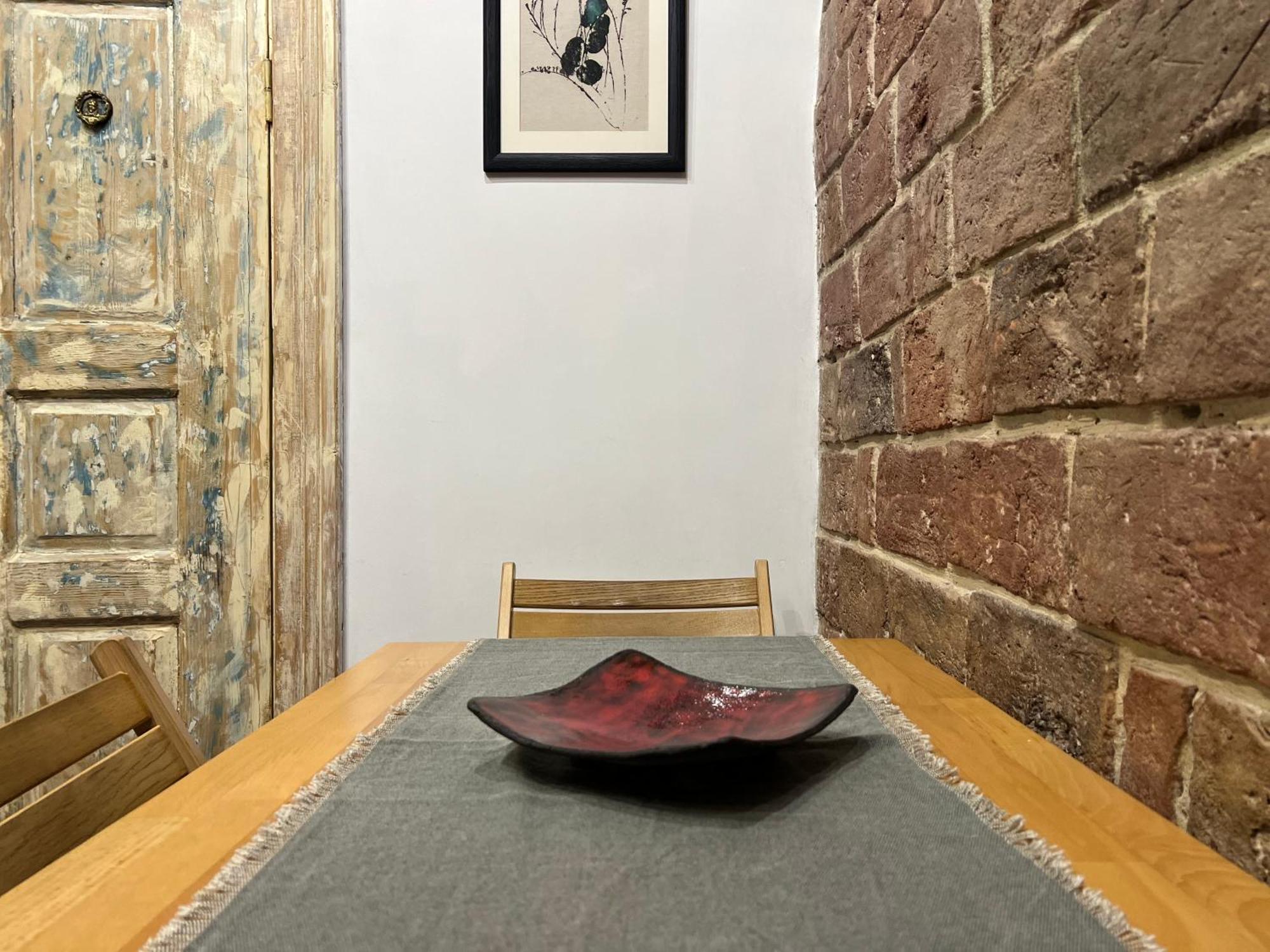 Loft-Style Apt On Virmenska Str リヴィウ エクステリア 写真