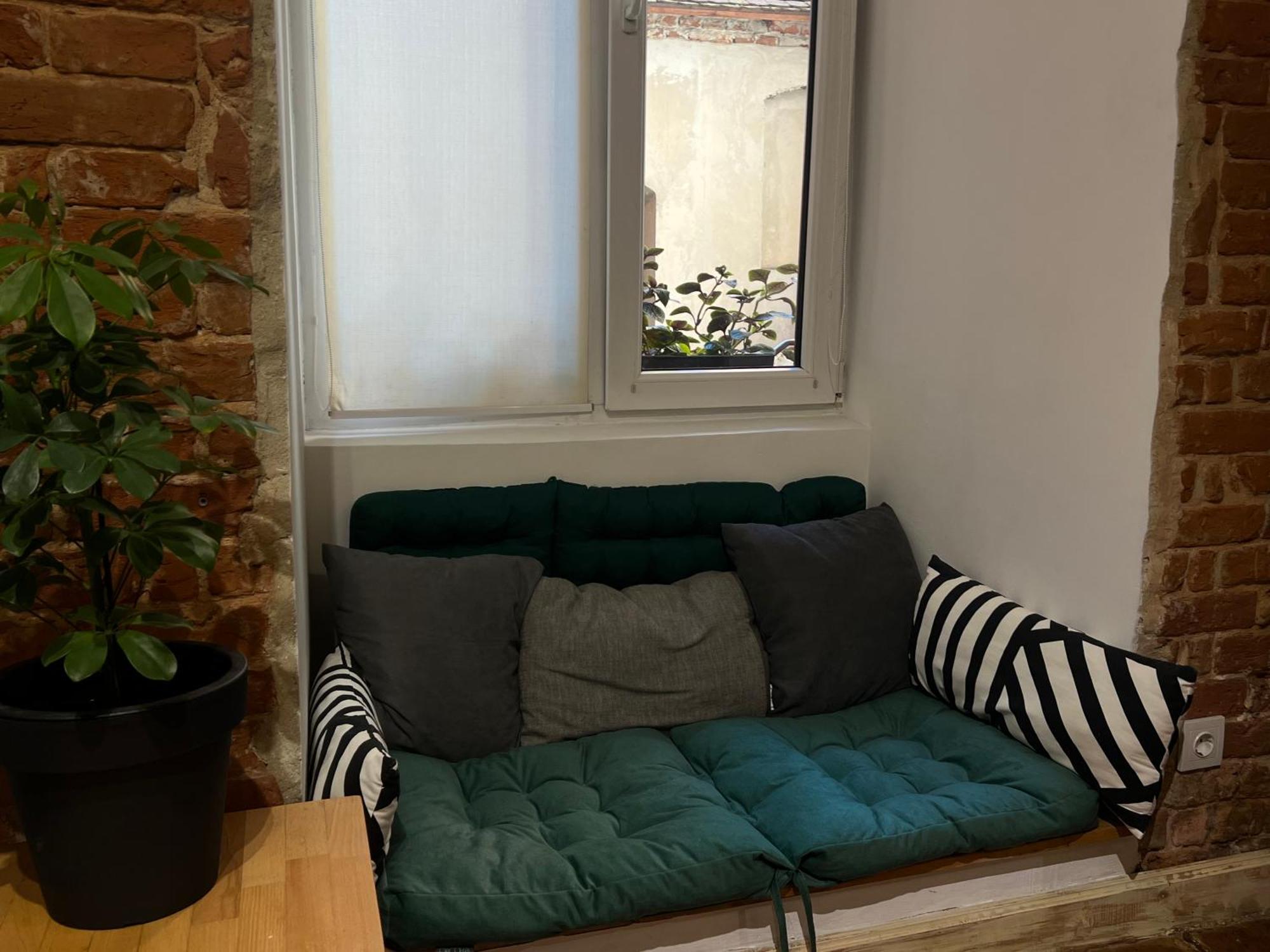 Loft-Style Apt On Virmenska Str リヴィウ エクステリア 写真