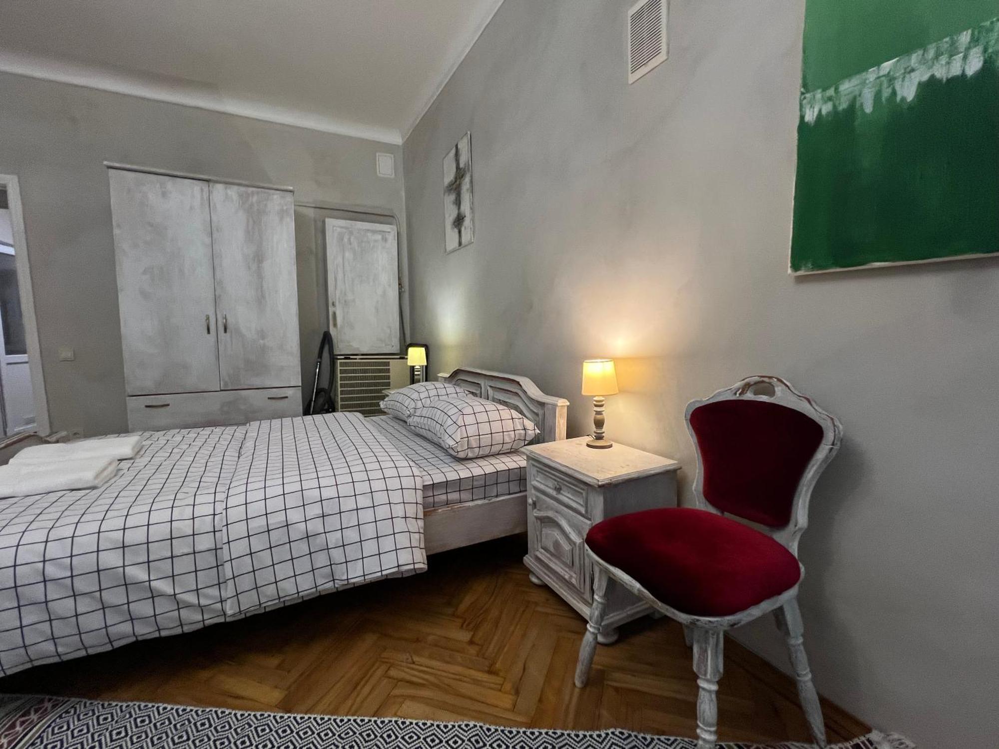 Loft-Style Apt On Virmenska Str リヴィウ エクステリア 写真