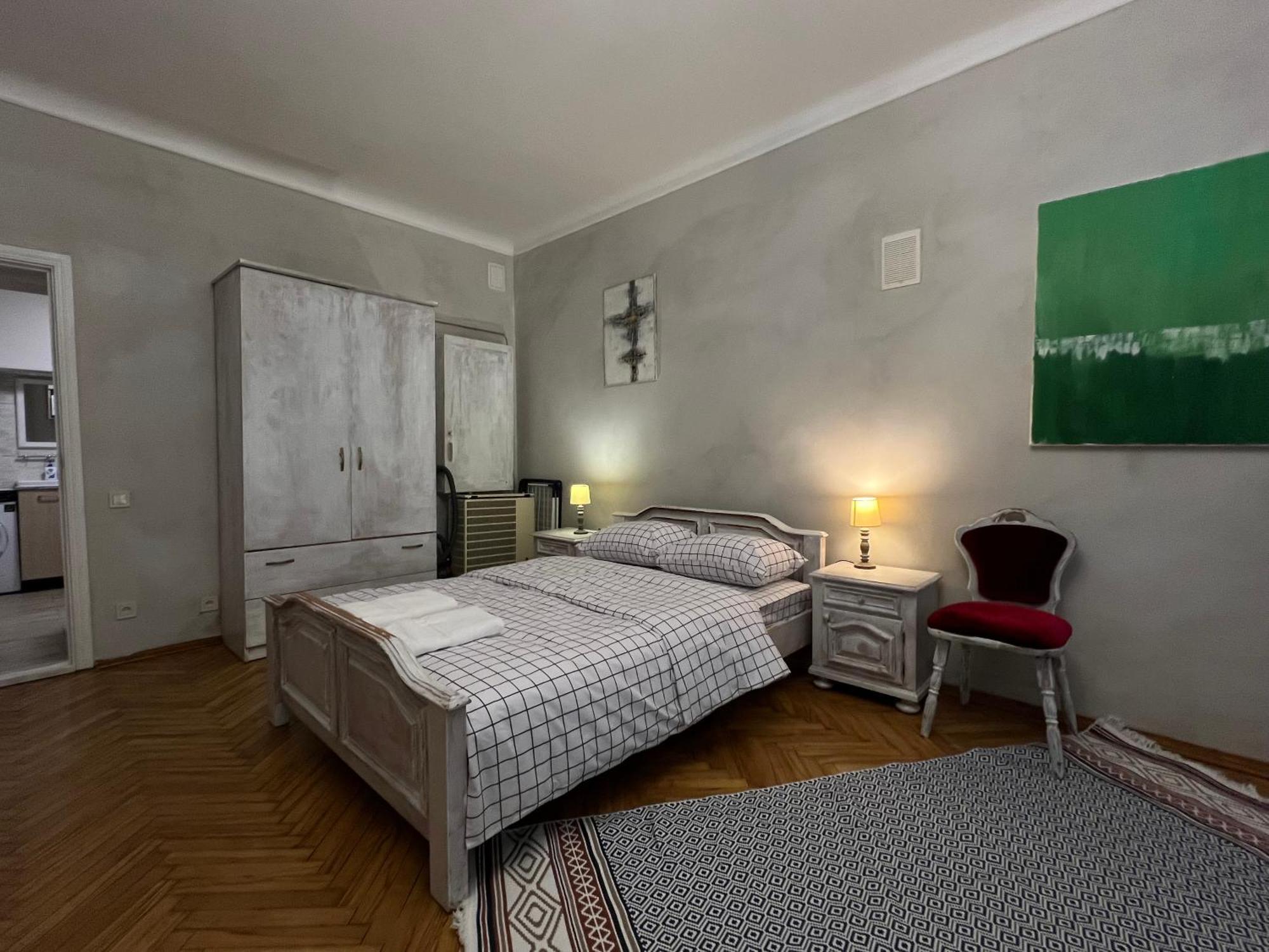 Loft-Style Apt On Virmenska Str リヴィウ エクステリア 写真