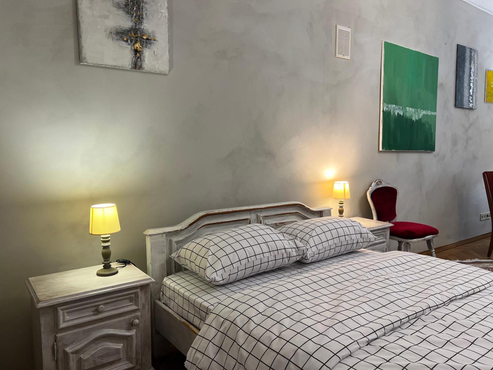 Loft-Style Apt On Virmenska Str リヴィウ エクステリア 写真