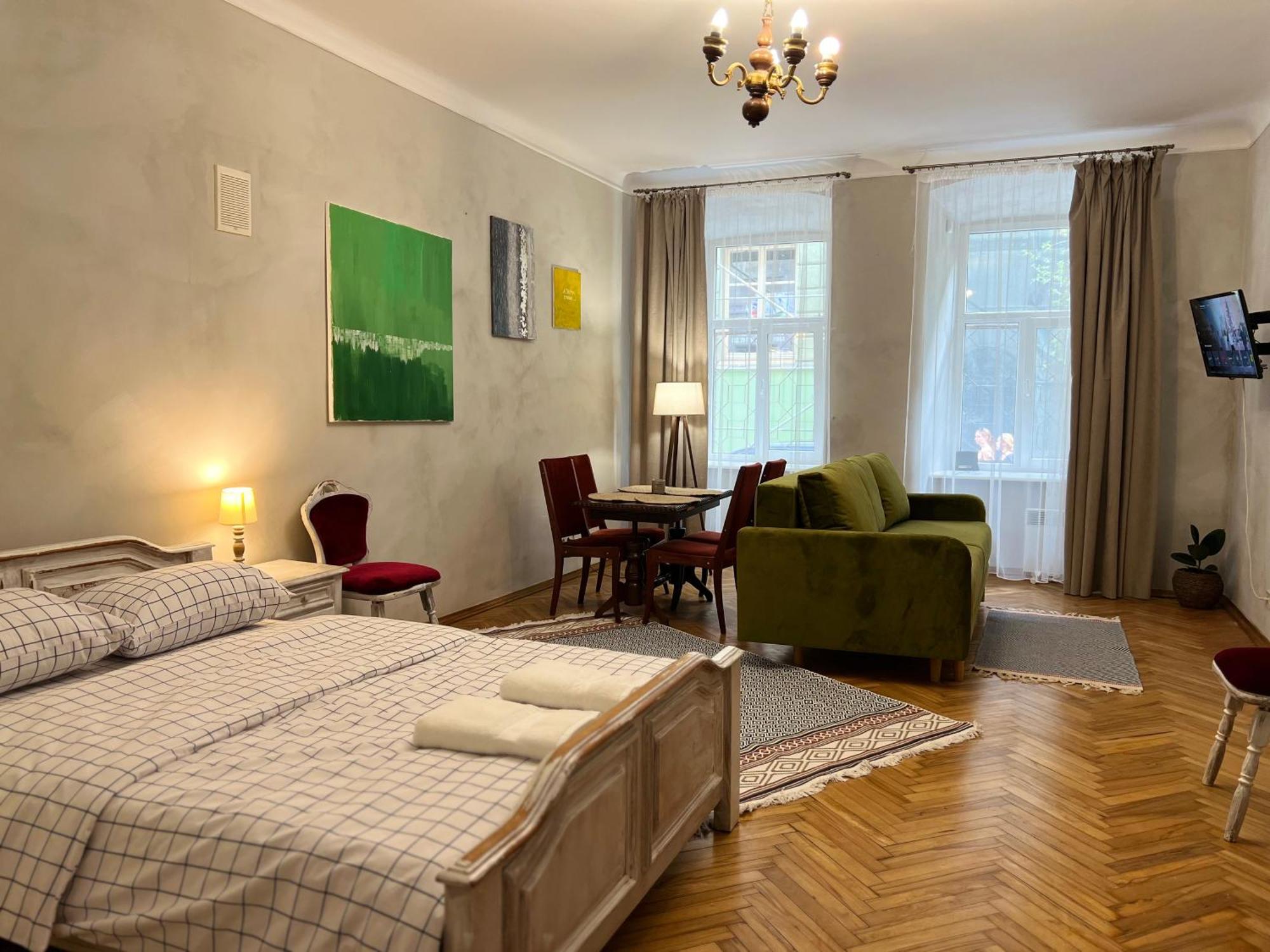 Loft-Style Apt On Virmenska Str リヴィウ エクステリア 写真