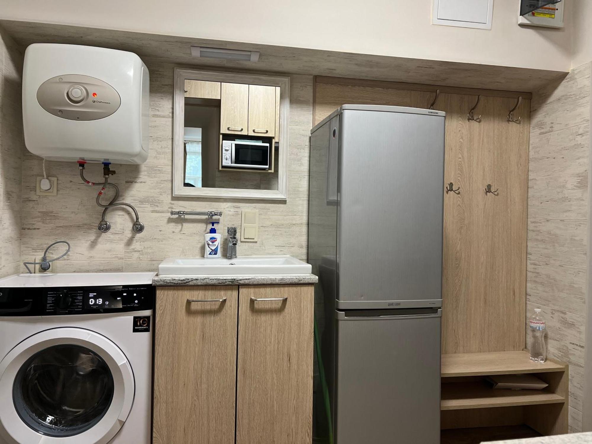 Loft-Style Apt On Virmenska Str リヴィウ エクステリア 写真