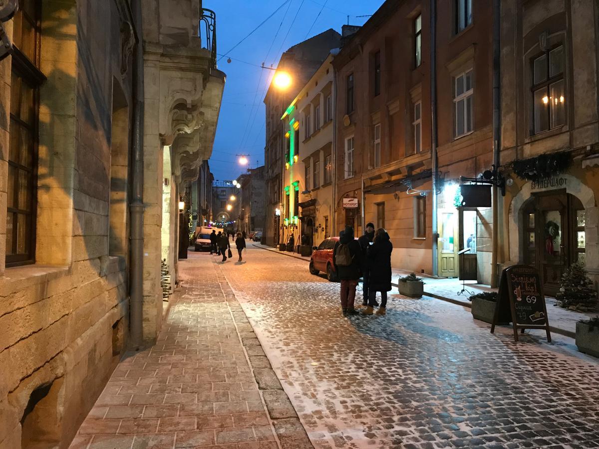 Loft-Style Apt On Virmenska Str リヴィウ エクステリア 写真