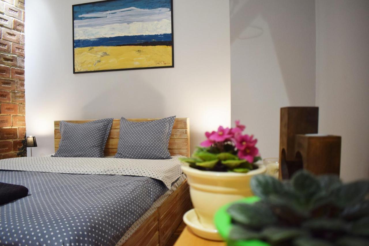 Loft-Style Apt On Virmenska Str リヴィウ エクステリア 写真